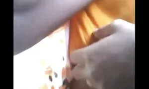 دیک کارت پستال سکسی چاق یک مقعد سبزه بزرگ و سکسی می فرستد