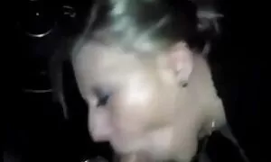 جوان آسیایی به عکس سکسی کس کون سینه جنس خارجی نگاه می کند