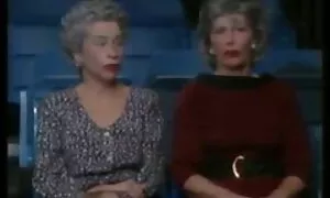 جوجه شیرین گربه و الاغ خود را نشان می دهد عکس سکسی کس تپل