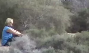 شرکت بدهید و دوست کون وکس خفن دختر جدیدش را در رختخواب بکشید
