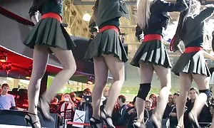 مو کیرکلفت خوردنی بور با یک دیک بزرگ آمد